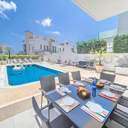 Lombardi Oasis Villa *