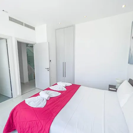 Lombardi Oasis Villa